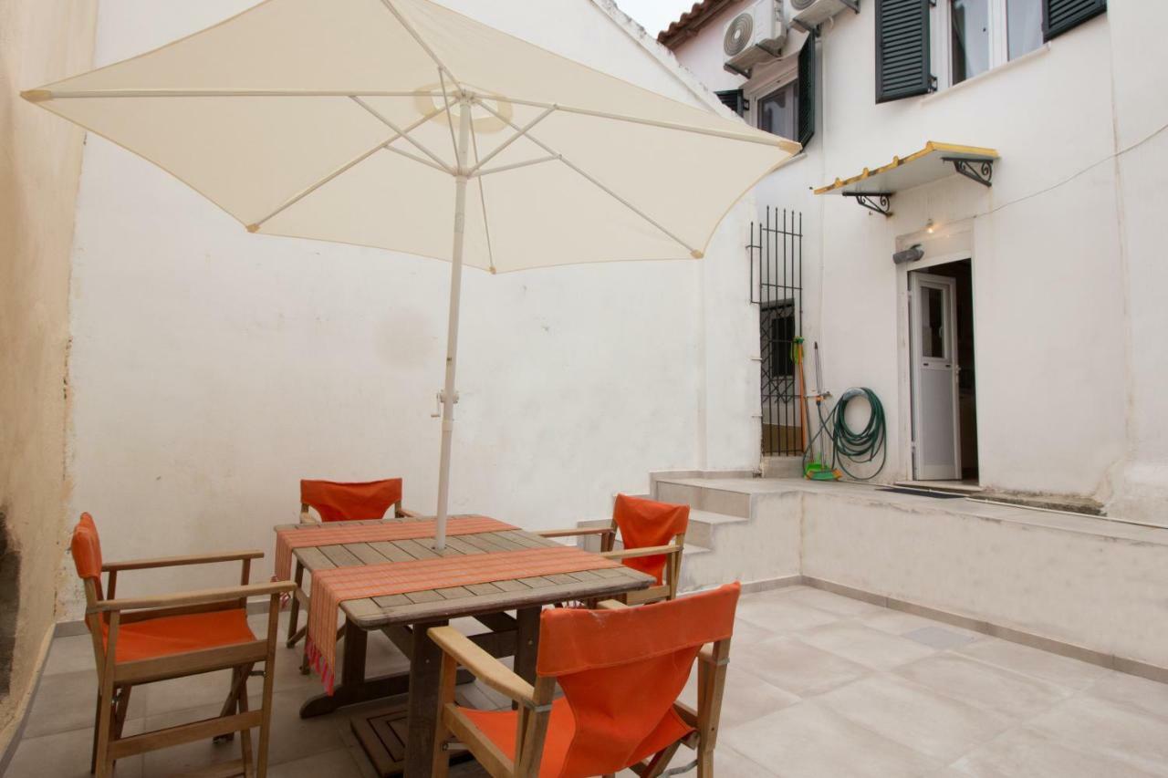Central House Agrafoi Exterior foto